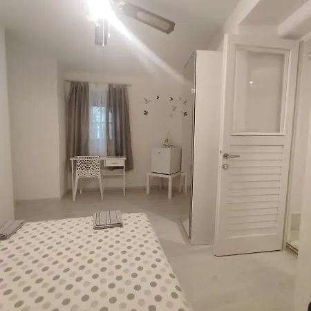 Pensionat Adriana Downtown 3*