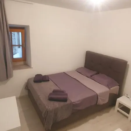 Adriana Downtown سبليت