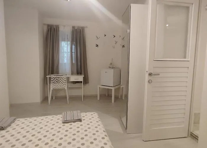 בית הארחה Adriana Downtown 3*